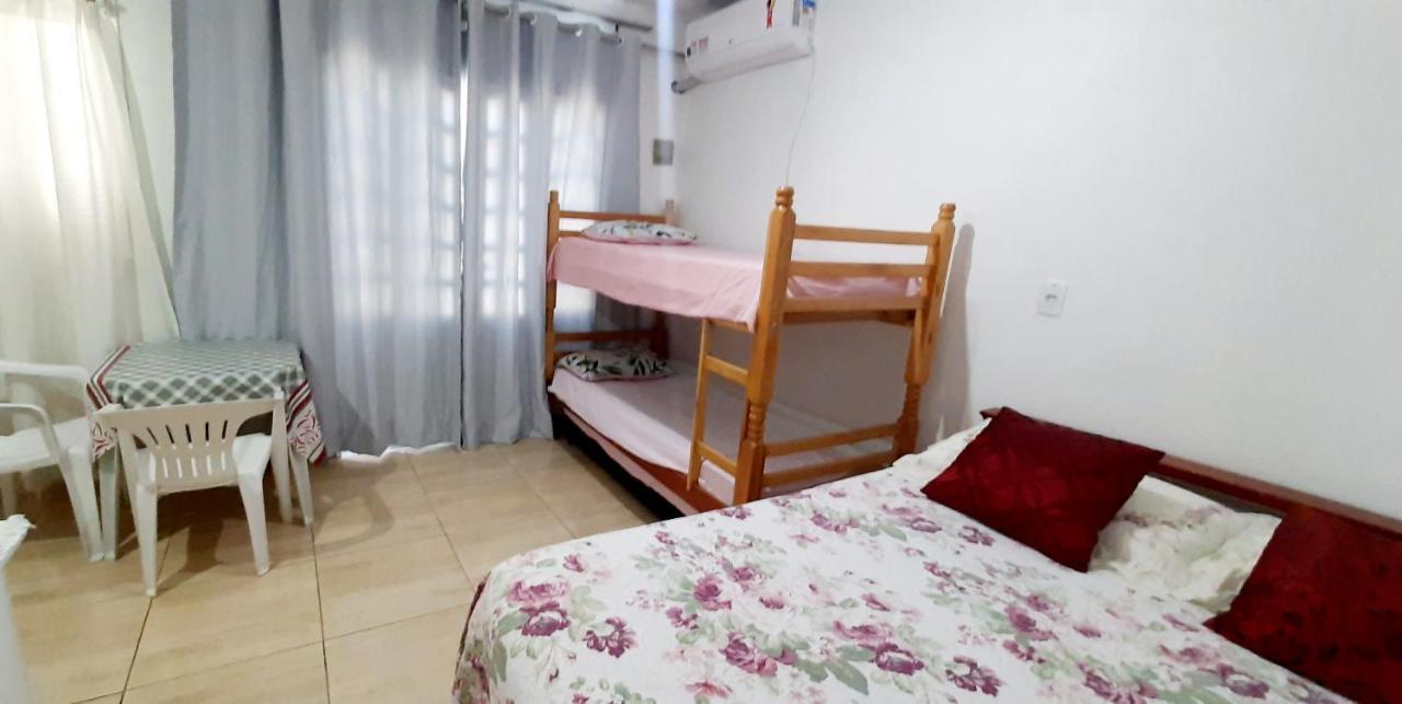 Kitnet S2 Em Torres-Rs - Na Mais Bela Praia Gaucha - Cozinha - Banheiro - Ar Condicionado - Tv Smart 32' - Wi-Fi - Estacionamento - Anfitria Superhost No Bnb Exterior foto